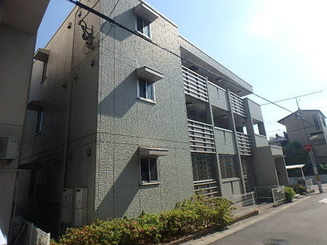 神戸市東灘区御影本町のアパートの建物外観