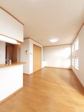 居室・リビング　対面キッチン仕様のLDK