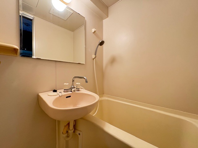 バス・シャワールーム　別号室イメージ