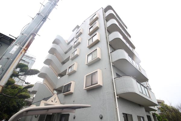 明石市花園町のマンションの建物外観