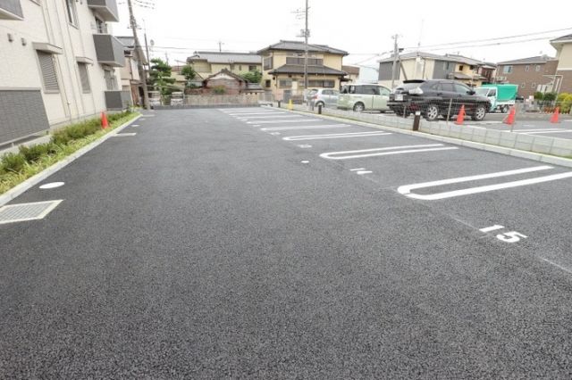 【ロイヤルマインの駐車場】