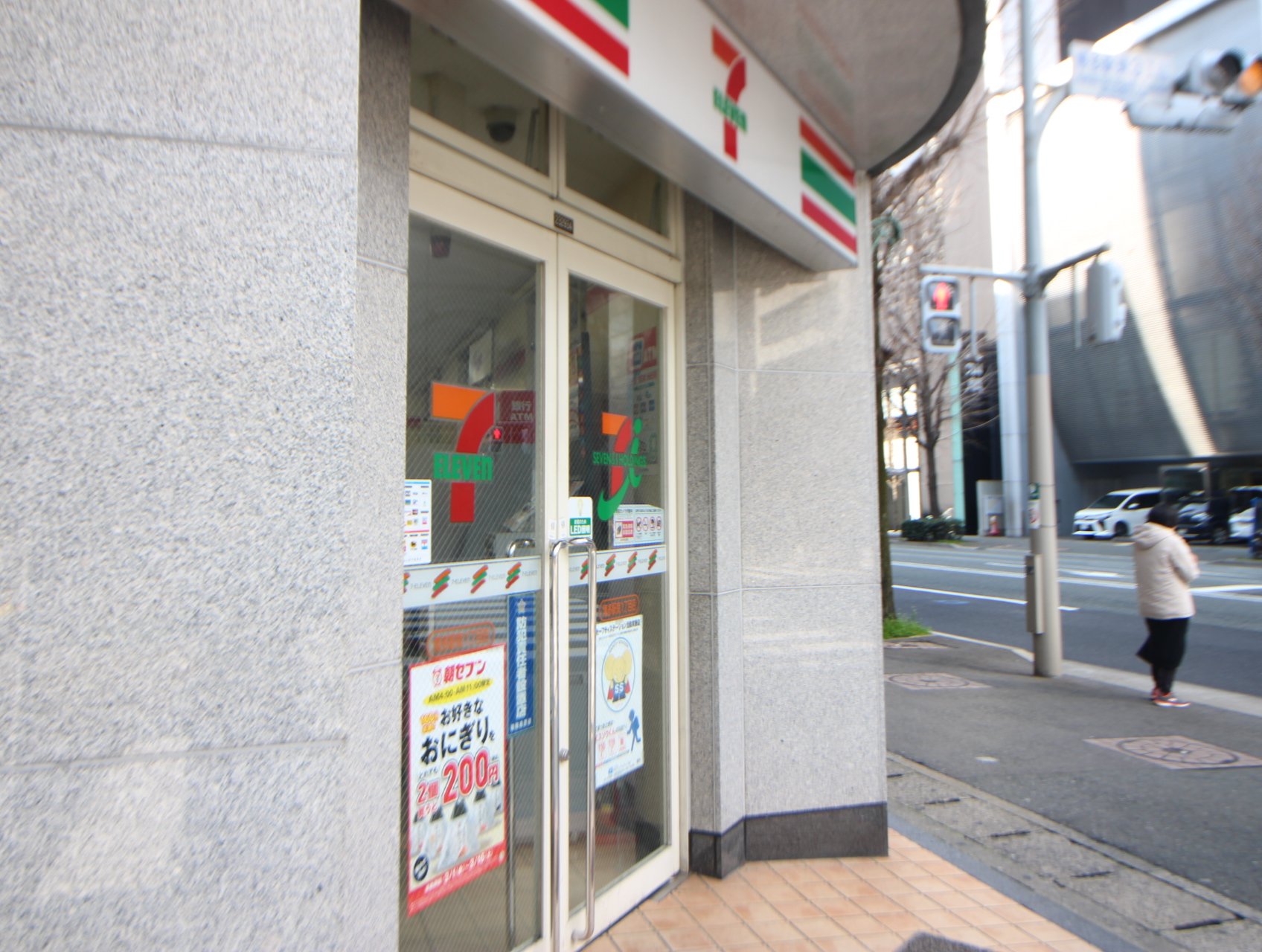 コンビニ　セブンイレブン博多駅南1丁目店（コンビニ）まで86m