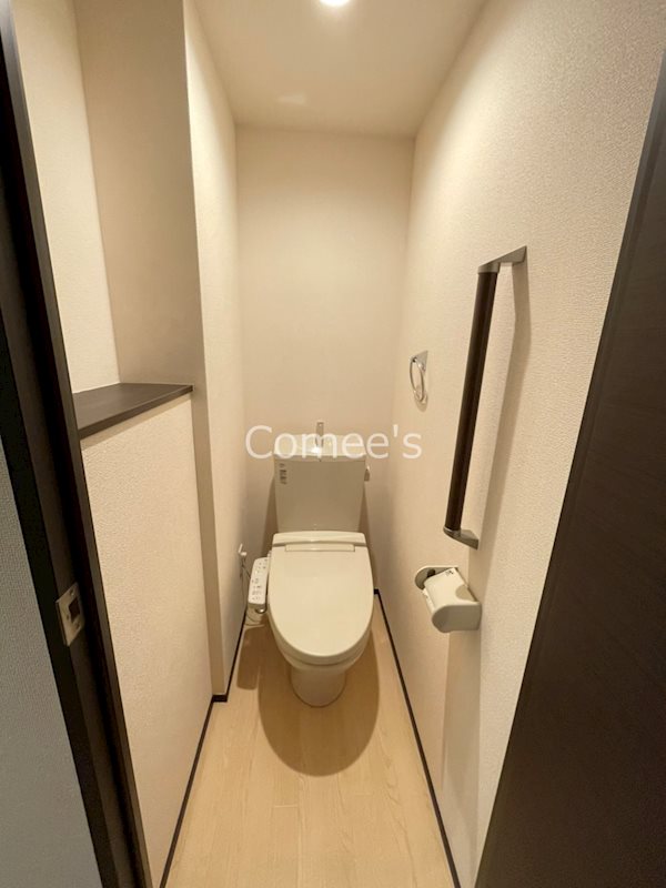 トイレ　温水洗浄便座