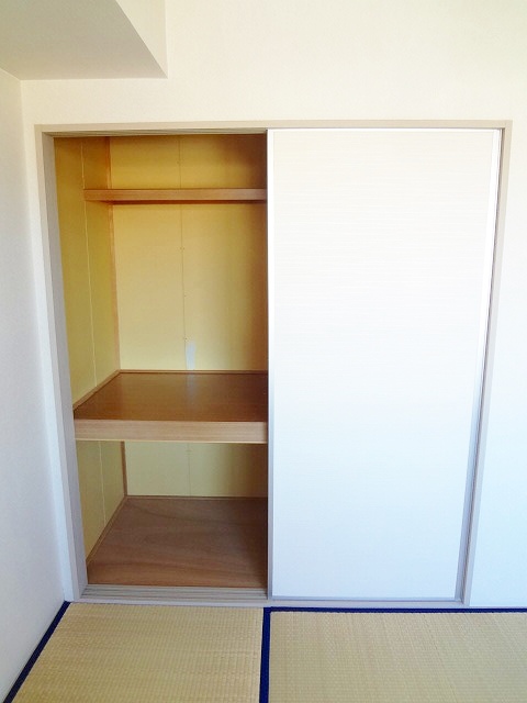収納　押入れ
