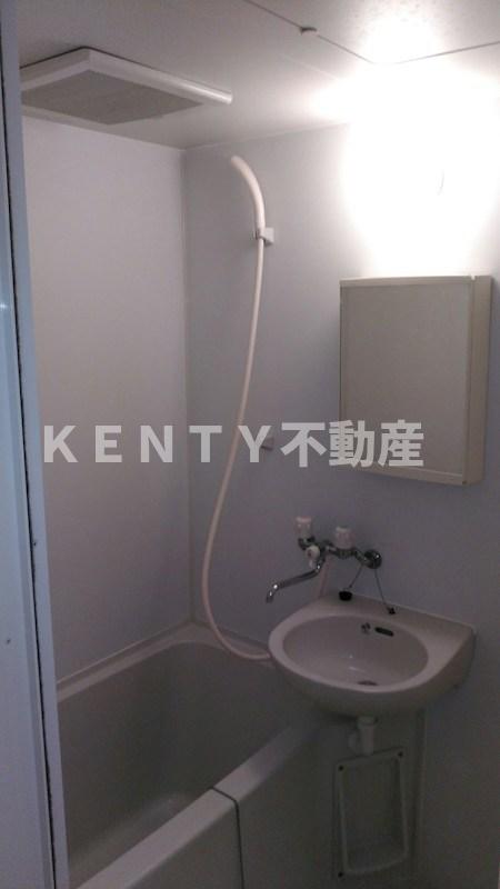 バス・シャワールーム　落ち着いた空間のお風呂です