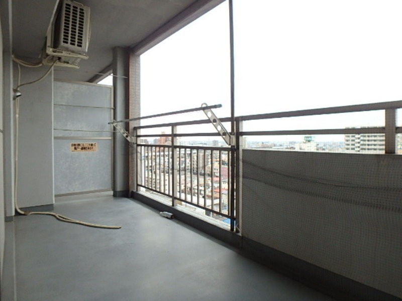 バルコニー　図面と現状に相違がある場合には現状を優先