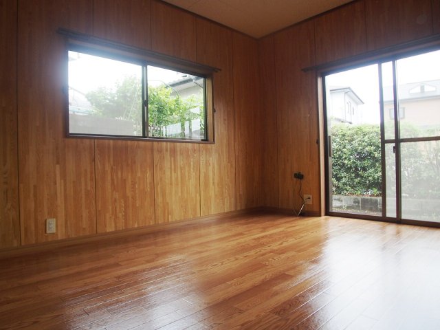 その他部屋・スペース　明るい色調の室内です※別棟の写真になります