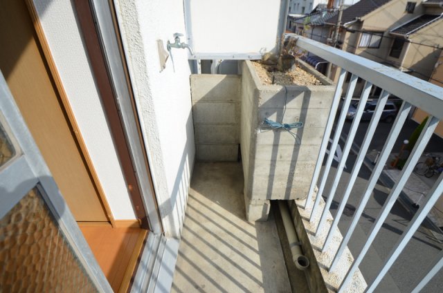 バルコニー　室外洗濯機置場