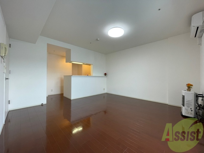 居室・リビング　広くてキレイなお部屋が広がっていて、充実した生活が送れそう。