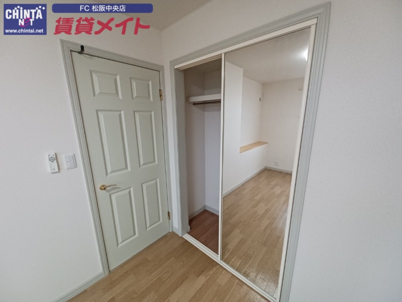 収納　同型反転タイプのお写真です