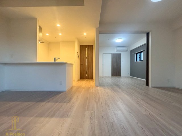 居室・リビング　Metrosa谷町六丁目South