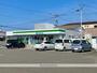 コンビニ　ファミリーマート新居浜泉池店（コンビニ）まで650m