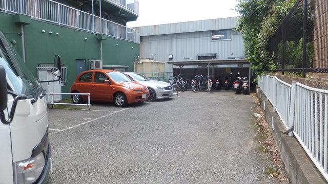 駐車場　敷地内駐車場