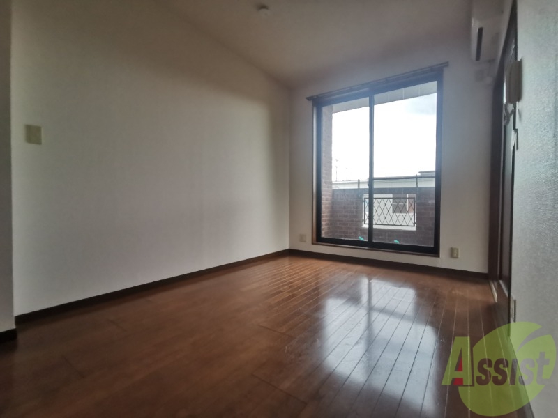 居室・リビング　６帖の洋室です！リビングにいかがですか～？