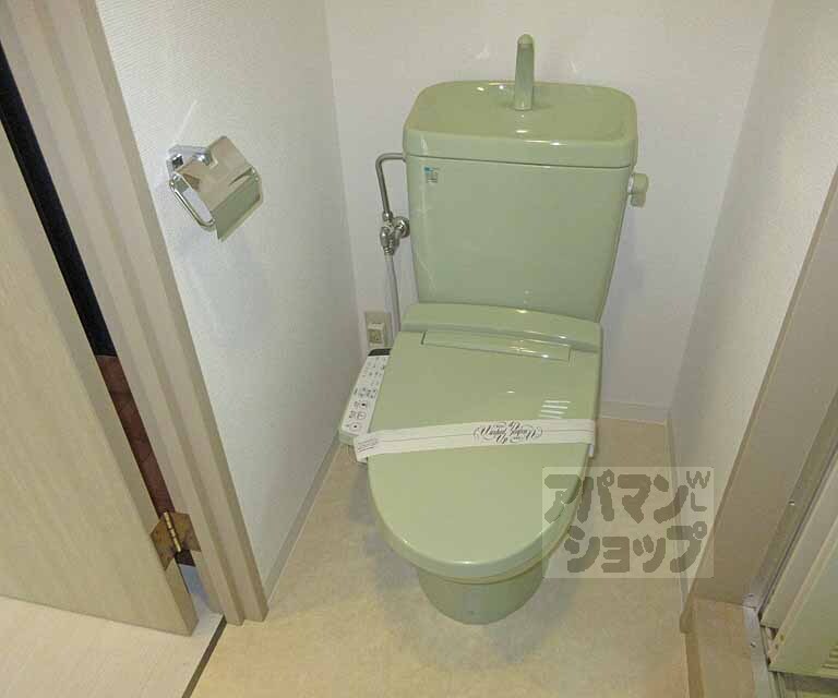 トイレ　ウォシュレット付き