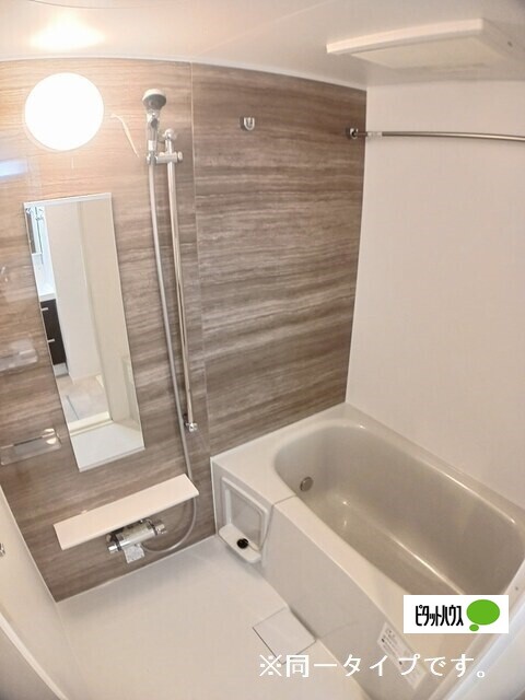 バス・シャワールーム　同一タイプの部屋