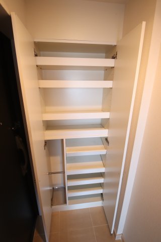 収納　シューズボックス