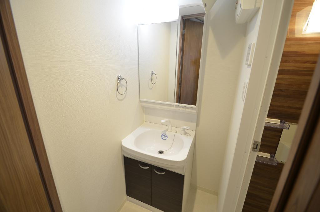 洗面設備　洗髪洗面化粧台