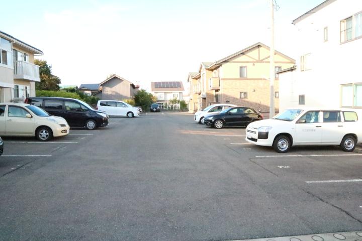 その他　敷地内駐車場（その他）まで0m