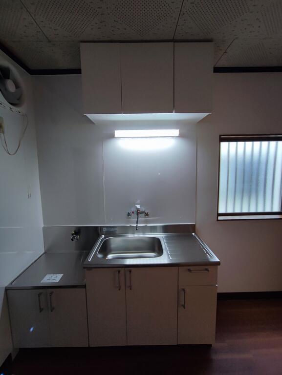 初生町戸建貸家のキッチン写真