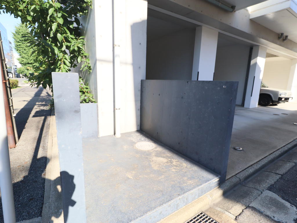 その他　敷地内ゴミ置き場