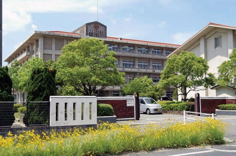 中学校　倉敷市立連島南中学校（中学校）まで1472m