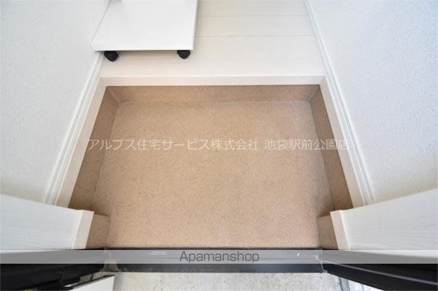 ＪＲ中央線 高円寺駅 徒歩8分 2階建 築9年の玄関写真