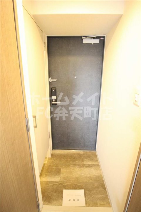 玄関　収納もある玄関です