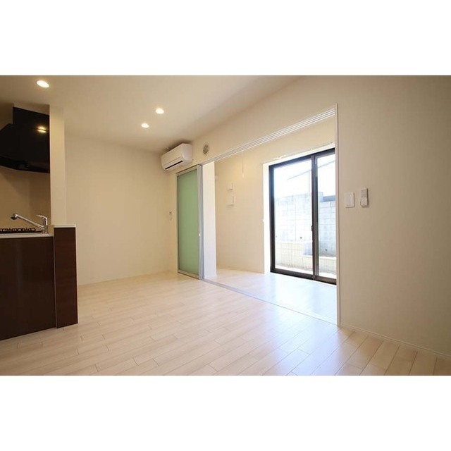 居室・リビング　写真は全て１０５※反転してる場合有※