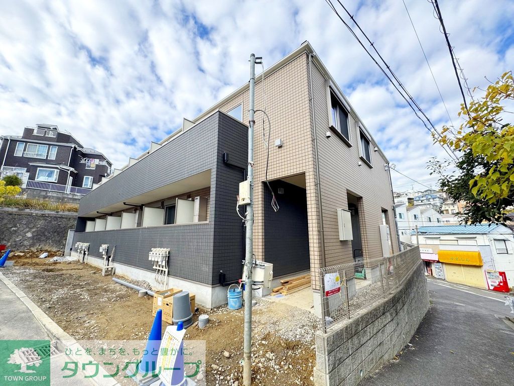 建物外観　駐車場