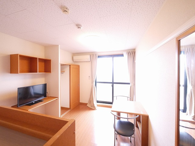 居室・リビング　使いやすい居間です