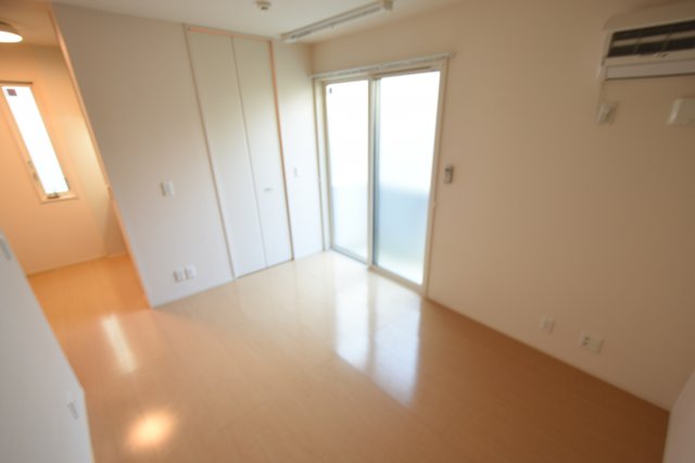 居室・リビング　２面採光で明るいお部屋です♪