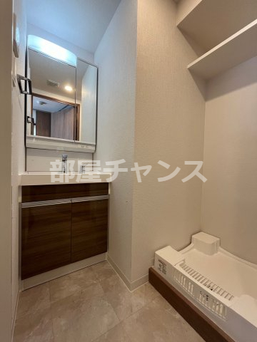 洗面設備　使いやすい独立洗面台です