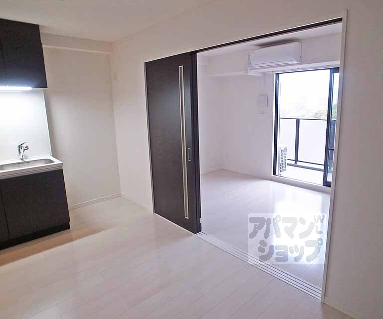 居室・リビング　明るいお部屋です