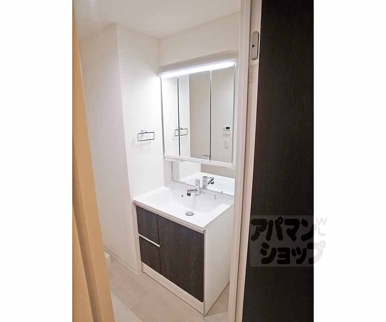 その他設備　大きな洗面台