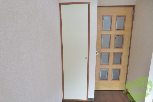 収納　収納が縦長でコート類も収納できますね。