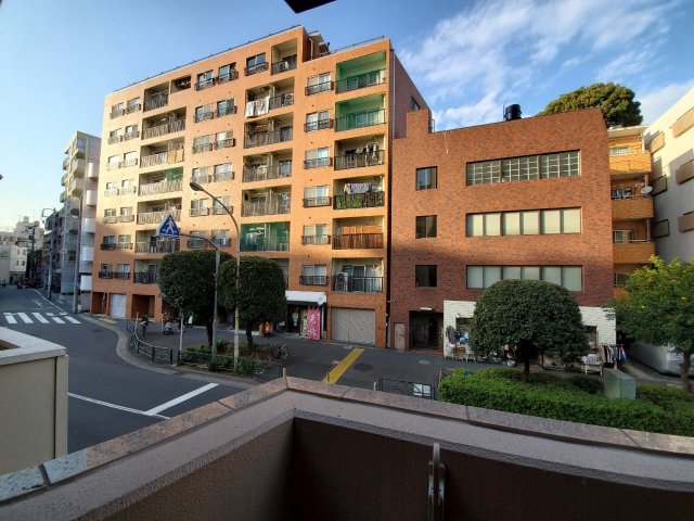 眺望　パークウェル曙橋駅前