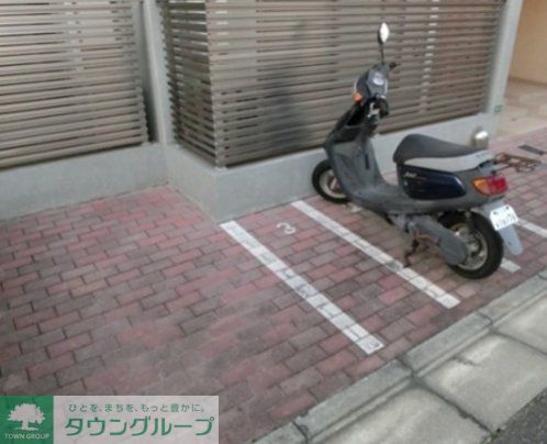 駐車場　エントランス