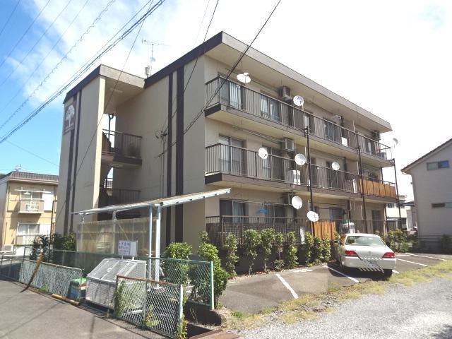 建物外観　重厚感のある造りですね。