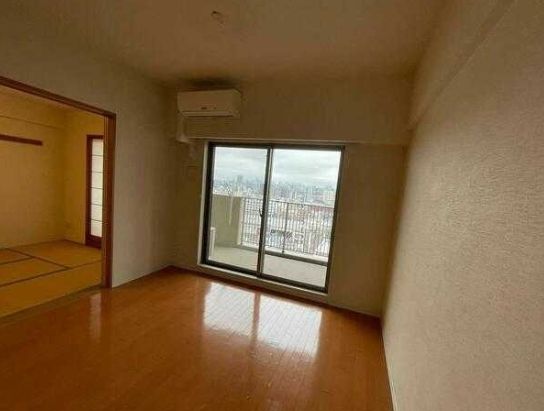 居室・リビング　こちらの居間で趣味の時間をお楽しみください