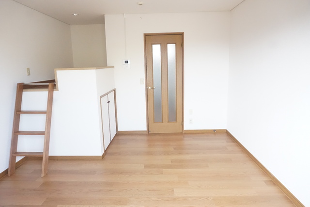 その他部屋・スペース　ロフト付き８帖の洋室です