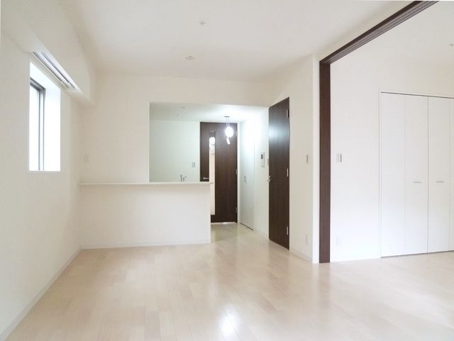 居室・リビング　2面採光　ひろびろリビング