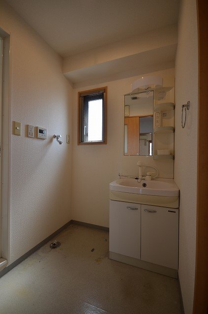 洗面設備　同物件、別号室