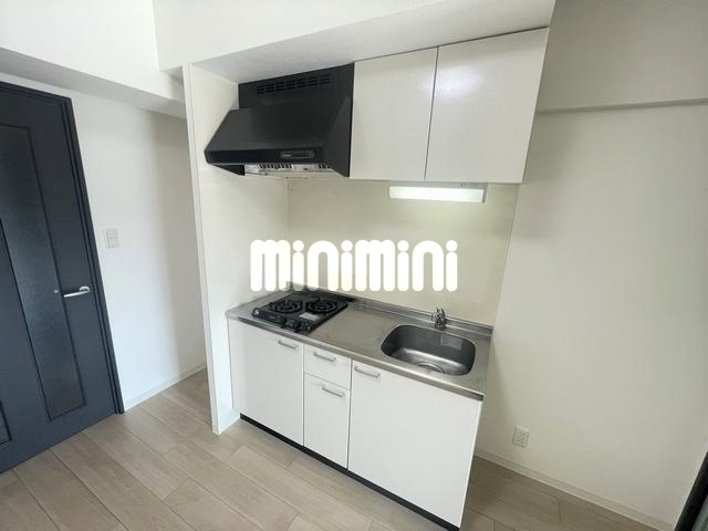 キッチン　２口ガスコンロ付のシステムキッチンです。