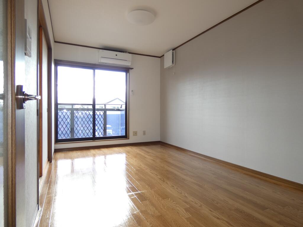 居室・リビング　（参考）他室の写真を使用しています。現況優先となります。