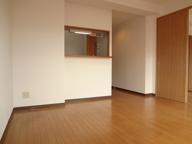 居室・リビング　店別内装写真1