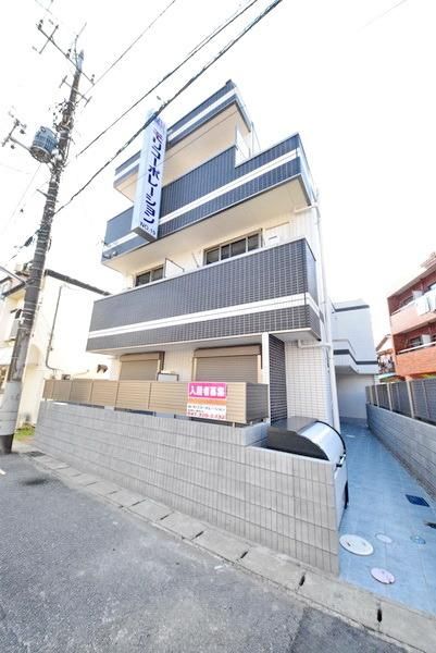 建物外観　総武線市川駅徒歩12分