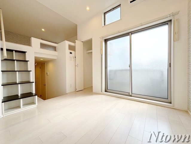 居室・リビング　ゆったり過ごせる居間です