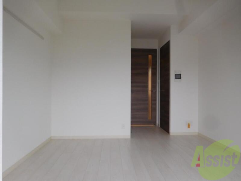 居室・リビング　ほぼ真四角で使いやすいお部屋ですよ。