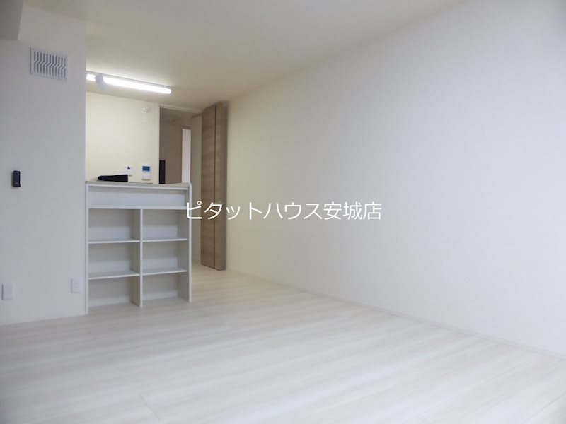 居室・リビング　参考資料305号室